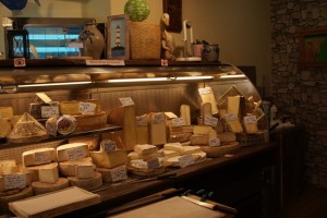 Käsetheke in Frankreich